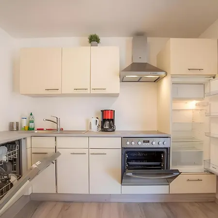 Grand Station Apartment *