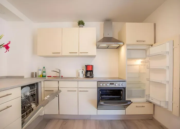 Grand Station Apartment *